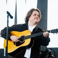 Lewis Capaldi on feeling “fucking dejected, disappointed, sad and just worthless” after burnout, and never wanting to “phone it in” ever again