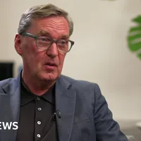 'Shameful' more spent on benefits than jobs for young people, says Milburn