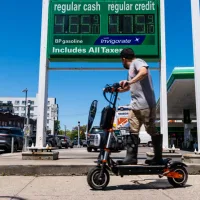Republicans vote to dilute gas as prices rise above $4.50